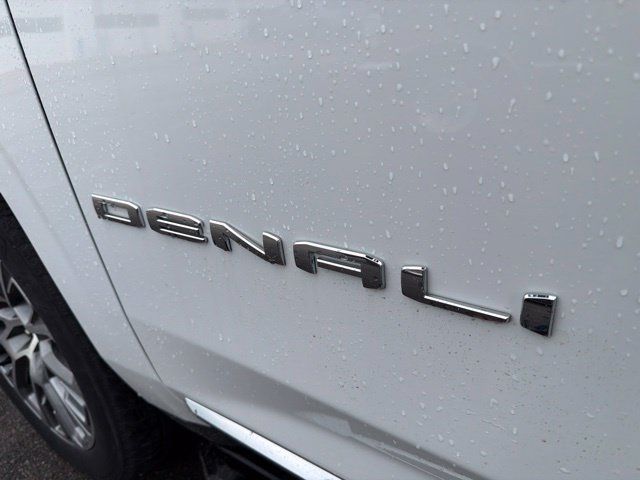 Used 2025 GMC Yukon Denali AWD/4WD image 28