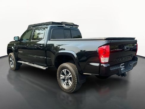 Used 2019 Toyota Tacoma SR5 AWD/4WD image 5