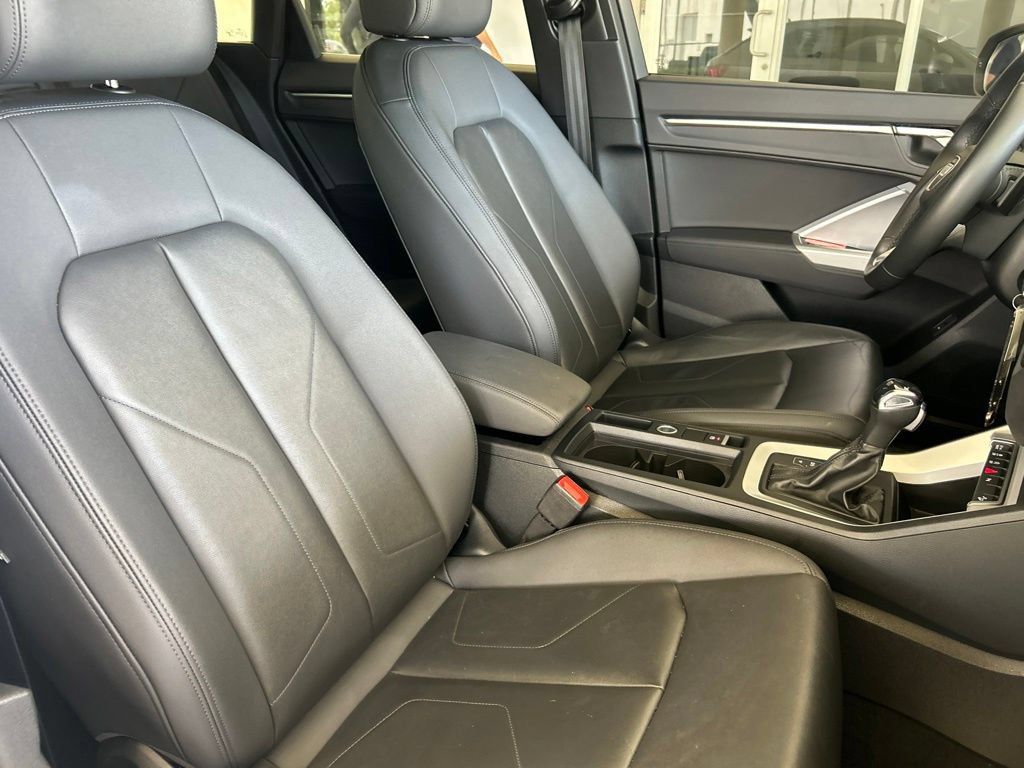 Used 2025 Audi Q3 2.0T Premium AWD/4WD image 23