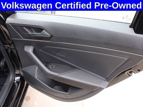Used 2023 Volkswagen Jetta Sport image 21