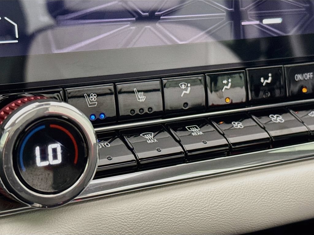 Used 2024 GMC Canyon AT4X AWD/4WD image 24