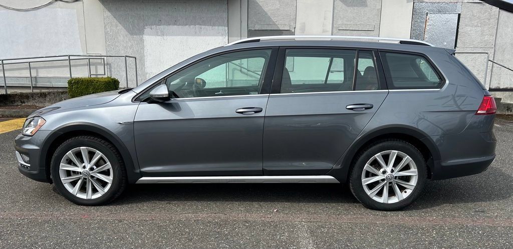 Used 2017 Volkswagen Golf Alltrack SE AWD/4WD image 8