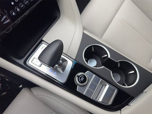 Used 2025 Genesis G70 2.5T image 70