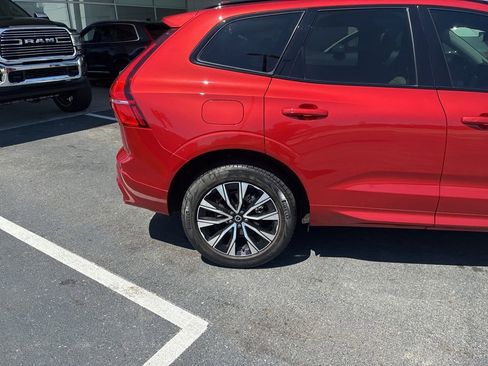 Used 2024 Volvo XC60 B5 Core w/ Climate Package AWD/4WD image 3