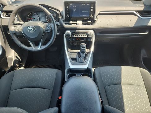 Used 2021 Toyota RAV4 XLE w/ Convenience Package AWD/4WD image 9
