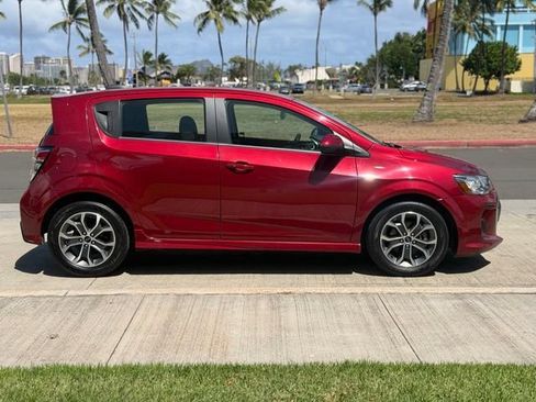 Used 2018 Chevrolet Sonic LT w/ Convenience Package FWD image 4