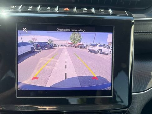 Certified 2023 Jeep Grand Cherokee Laredo AWD/4WD image 17