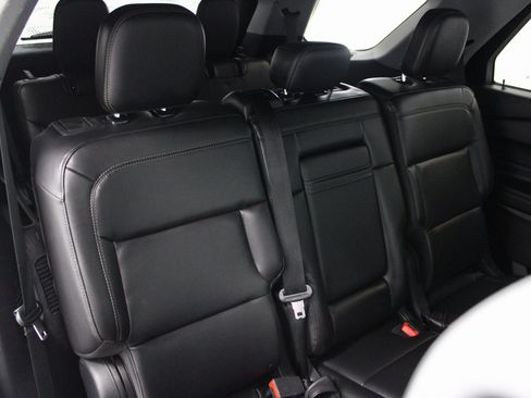 Used 2021 Ford Explorer XLT w/ Equipment Group 202A image 28