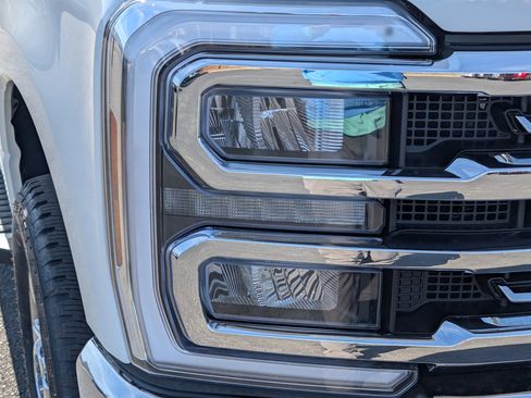 New 2026 Ford F250 Lariat w/ Chrome Package image 5