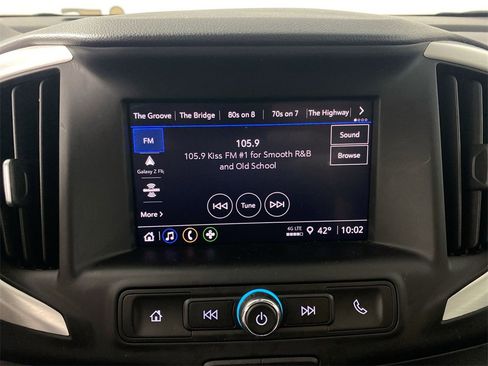 Used 2024 GMC Terrain SLE w/ Driver Convenience Package image 16