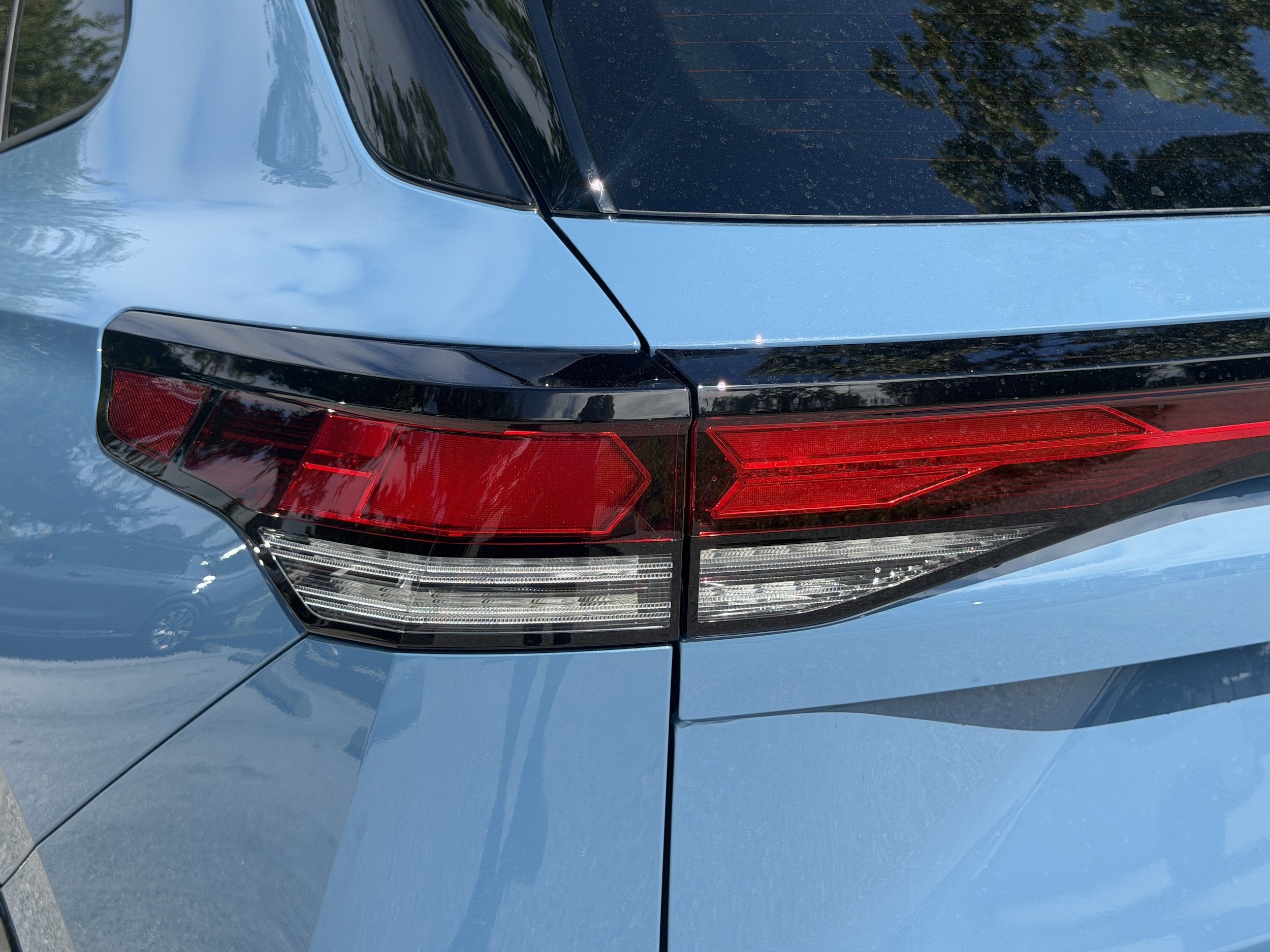 New 2026 Volkswagen Tiguan SE R-Line FWD image 10