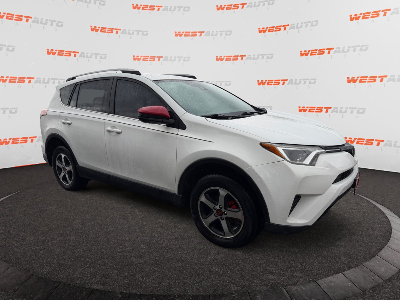 Used 2018 Toyota RAV4 LE w/ All Weather Liner Package AWD/4WD image 7