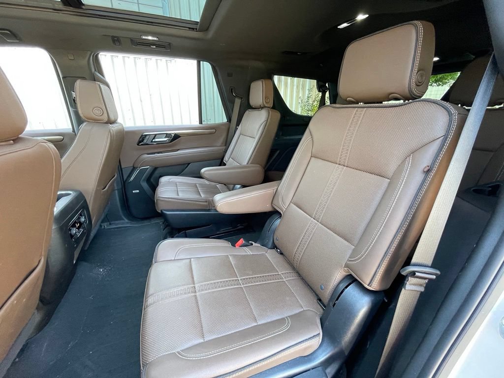 Used 2025 Chevrolet Tahoe High Country AWD/4WD image 27
