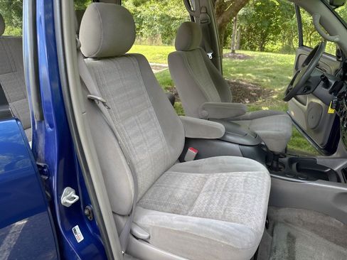 Used 2005 Toyota Tundra SR5 w/ TRD Off-Road Pkg AWD/4WD image 26