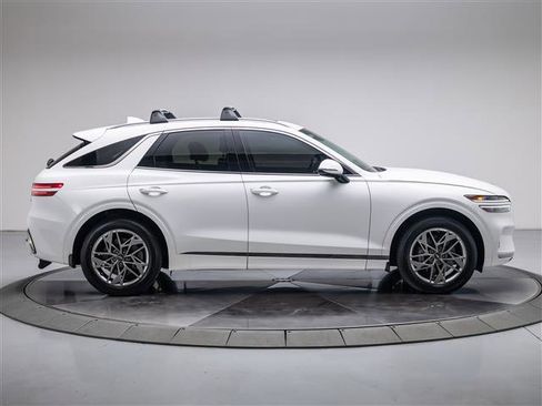 Used 2023 Genesis GV70 2.5T w/ Select Package image 6