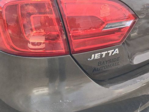Used 2012 Volkswagen Jetta SE FWD image 34