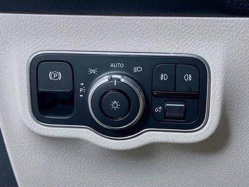 New 2026 Mercedes-Benz GLB 250 4MATIC image 10