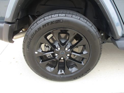Used 2025 Jeep Wrangler Unlimited Sahara AWD/4WD image 13