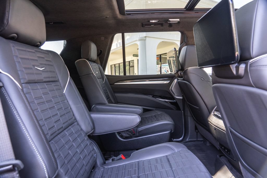 Used 2026 Cadillac Escalade V w/ LPO, ONYX Package AWD/4WD image 24