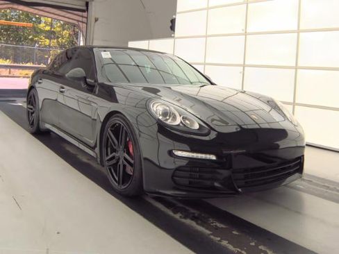 Used 2016 Porsche Panamera S RWD image 3