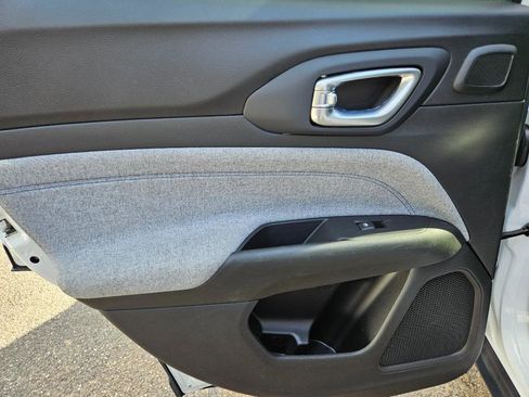 Used 2022 Jeep Compass Latitude w/ Sun and Sound Group image 19