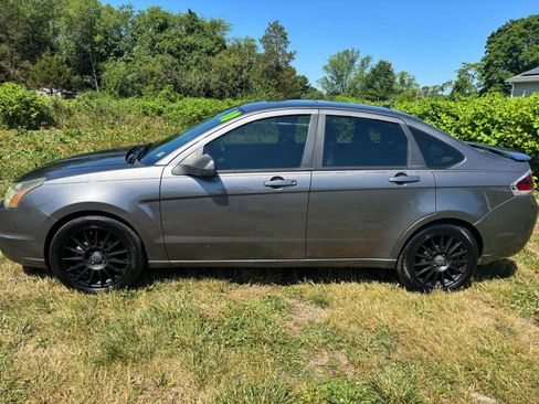 Used 2010 Ford Focus SES FWD image 8