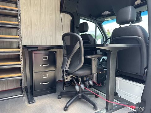 Used 2021 Mercedes-Benz Sprinter 2500 image 23