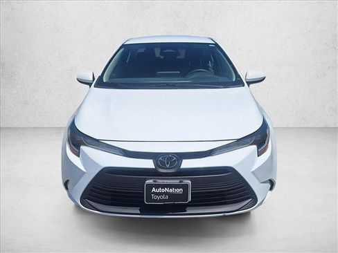Used 2024 Toyota Corolla LE FWD image 2