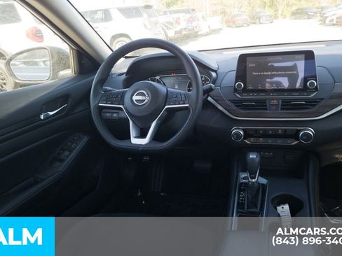 Used 2025 Nissan Altima 2.5 SV image 21