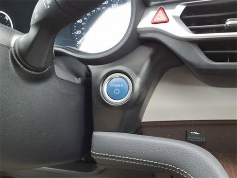 Certified 2023 Toyota Sienna XLE image 25