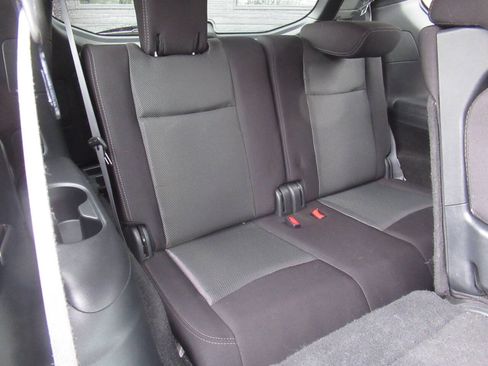 Used 2020 Nissan Pathfinder SV AWD/4WD image 9