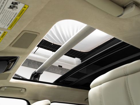 Used 2019 Land Rover Range Rover Long Wheelbase Autobiography image 32