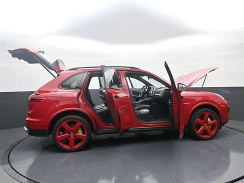 Used 2018 Porsche Cayenne S AWD/4WD image 44