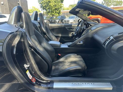 Used 2019 Jaguar F-TYPE Convertible image 18