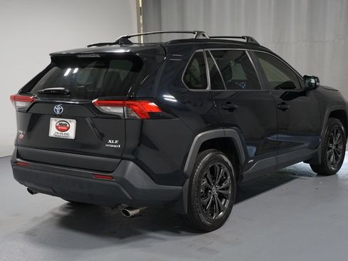 Certified 2022 Toyota RAV4 XLE Premium AWD/4WD image 8