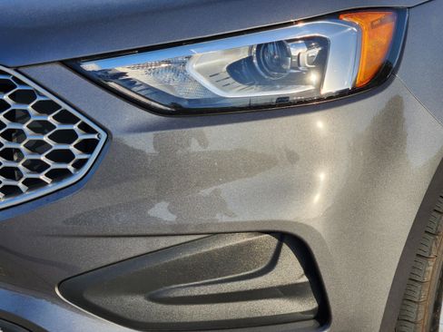 Used 2024 Ford Edge SE image 9