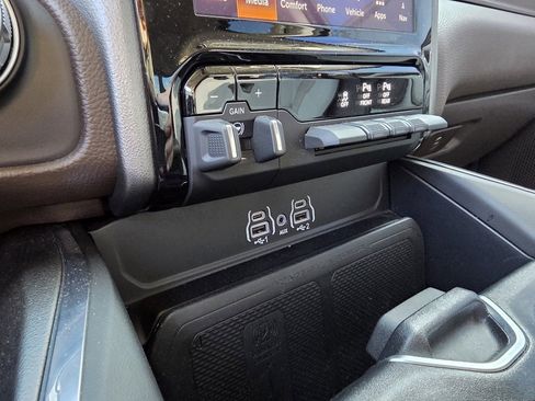 Used 2025 RAM 1500 Laramie image 17