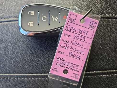 Used 2023 Chevrolet Traverse LT image 37