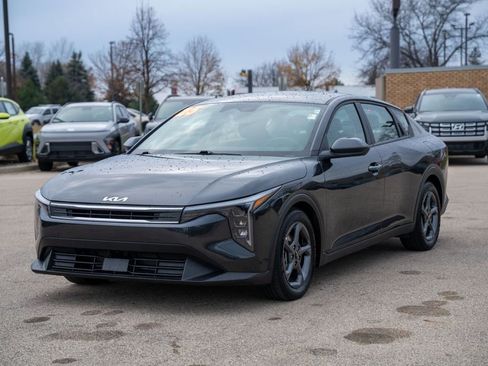 Used 2025 Kia K4 EX image 3