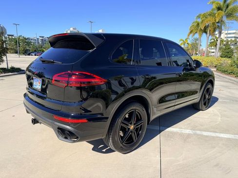 Used 2016 Porsche Cayenne S image 3