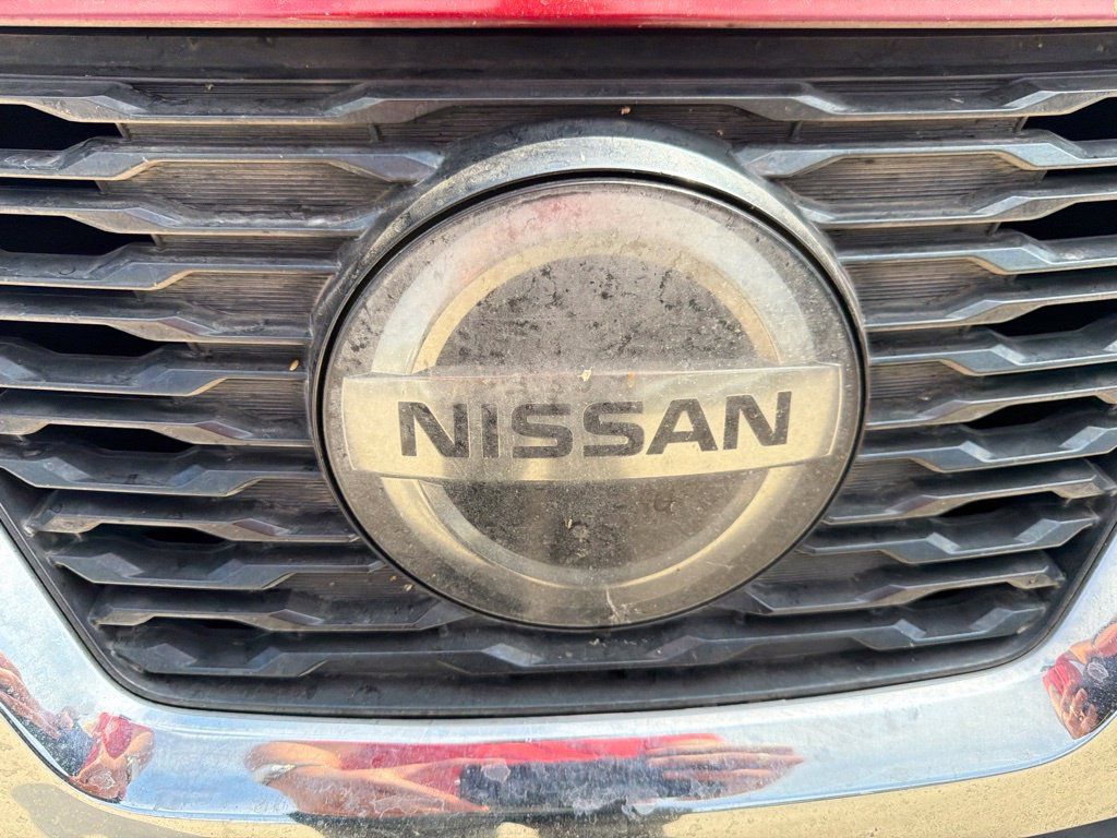 Used 2018 Nissan Rogue SV AWD/4WD image 16
