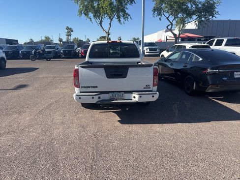 Used 2021 Nissan Frontier SV w/ Midnight Edition Floor Mats RWD image 5