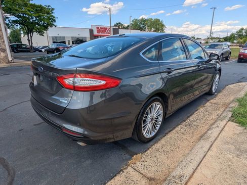 Used 2016 Ford Fusion SE w/ Equipment Group 202A FWD image 7
