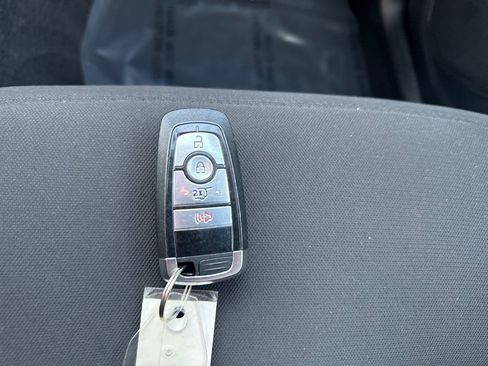 Used 2021 Ford Explorer XLT image 24