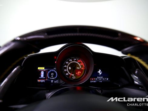 Used 2017 Ferrari 488 GTB RWD image 11