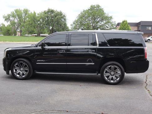 Used 2016 GMC Yukon XL Denali w/ Open Road Package AWD/4WD image 9