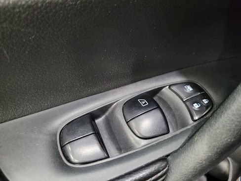 Used 2015 Nissan Rogue SV w/ SV Moonroof Package AWD/4WD image 27