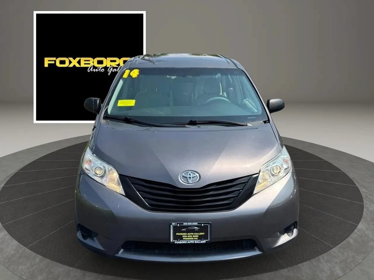 Used 2014 Toyota Sienna L FWD image 2