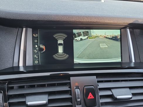 Used 2017 BMW X3 xDrive28i image 12