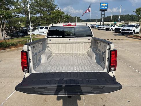 New 2026 Chevrolet Colorado Trail Boss AWD/4WD image 15